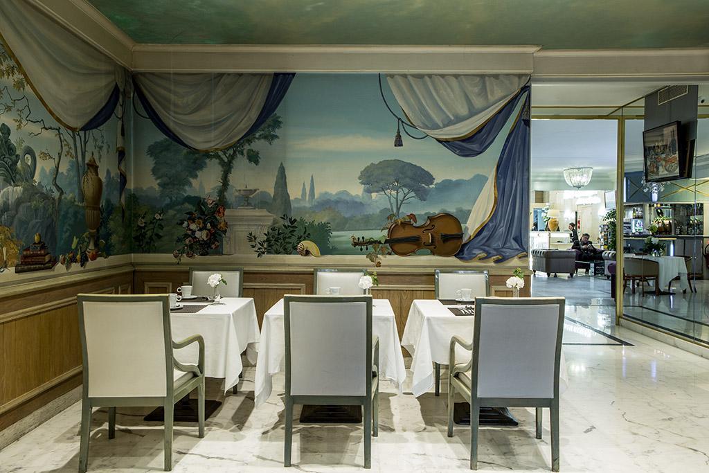 Royal Garden Champs-Elysees Hotel Paris Exterior photo