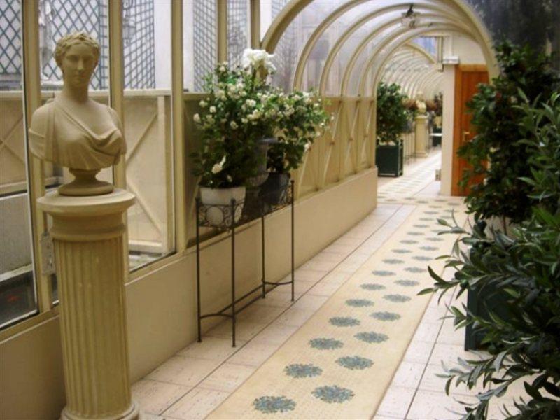 Royal Garden Champs-Elysees Hotel Paris Exterior photo