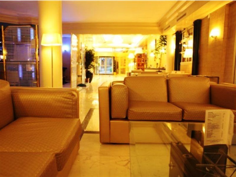 Royal Garden Champs-Elysees Hotel Paris Exterior photo